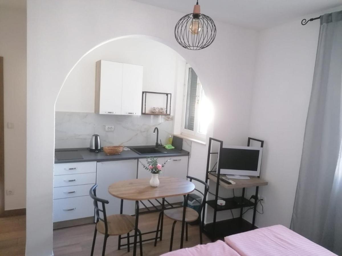 Vila Mateja Трогир Экстерьер фото