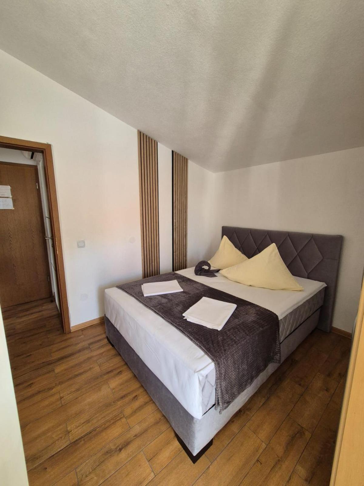 Vila Mateja Трогир Экстерьер фото