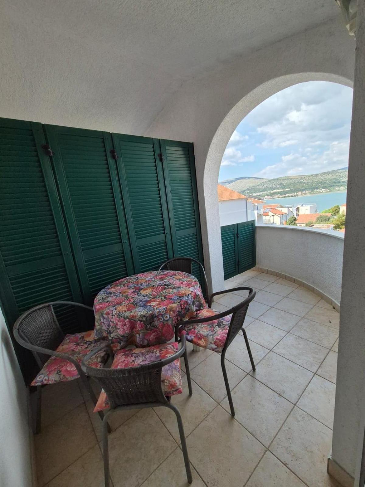Vila Mateja Трогир Экстерьер фото